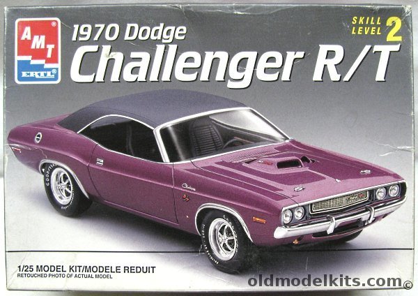 AMT 1/25 1970 Dodge Challenger RT 440 Tri-Power - Convertible or 2 Door Hardtop Coupe, 6466 plastic model kit